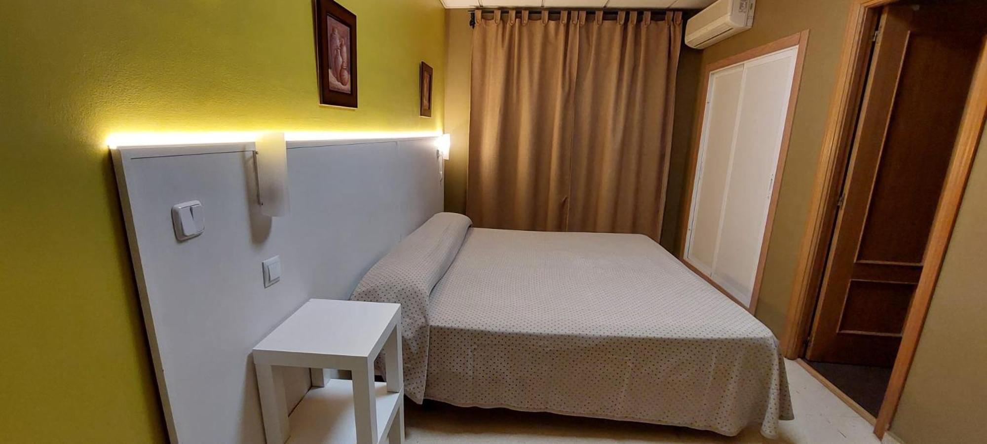 Hostal Ds Velilla de San Antonio Luaran gambar