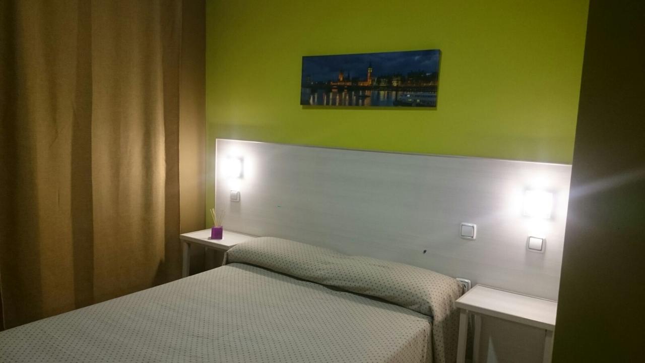 Hostal Ds Velilla de San Antonio Luaran gambar