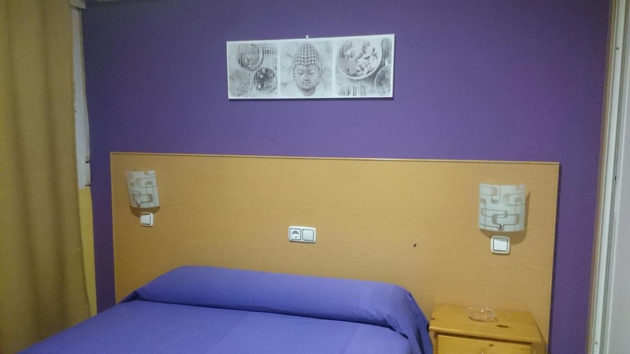 Hostal Ds Velilla de San Antonio Luaran gambar