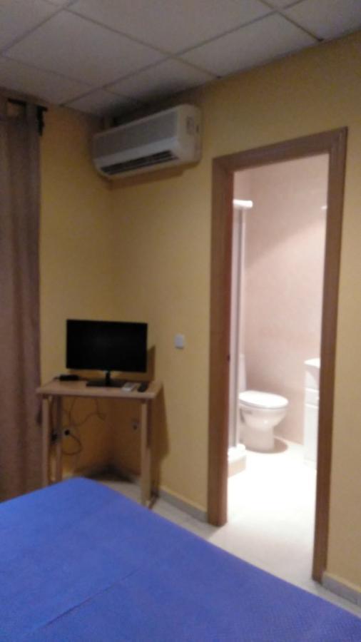 Hostal Ds Velilla de San Antonio Luaran gambar