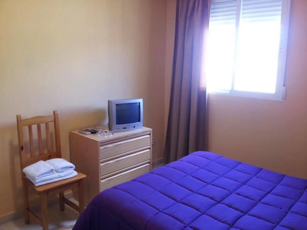 Hostal Ds Velilla de San Antonio Luaran gambar