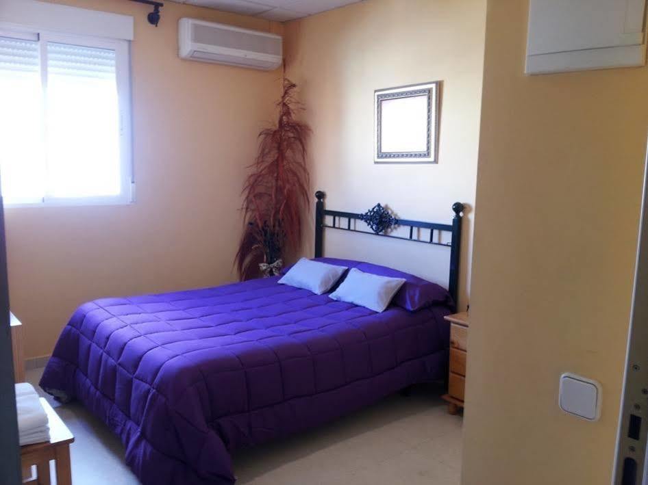 Hostal Ds Velilla de San Antonio Luaran gambar